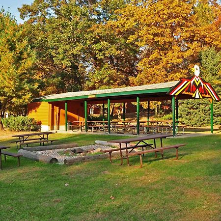 Arrowhead Resort Campground Plainville Buitenkant foto