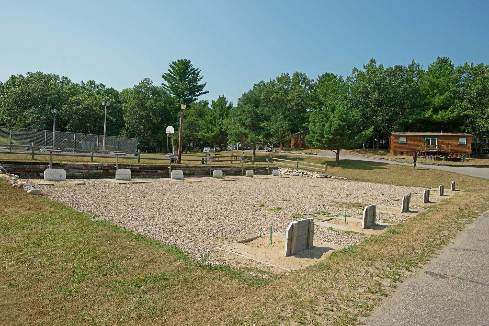 Arrowhead Resort Campground Plainville Buitenkant foto